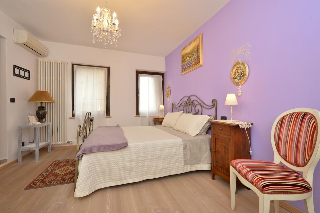 B&B Corte Giare SantʼAmbrogio di Valpolicella Rom bilde
